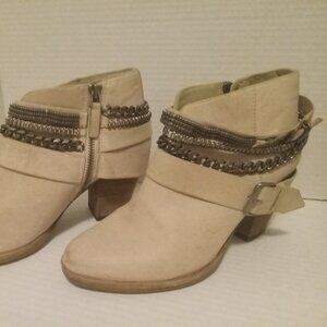 AUTHENTIC DOLCE VITA ANKLE BOOTS W/CHAINS-WOMEN'S 7.5-used